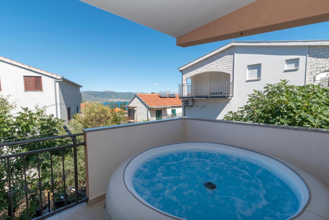 Apartment Gagula With Jacuzzi Trogir Dış mekan fotoğraf