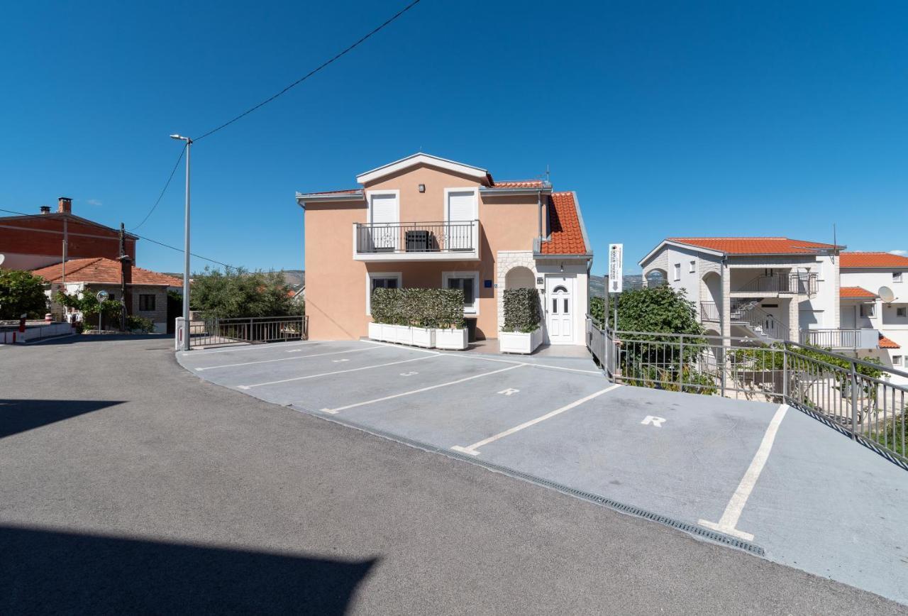 Apartment Gagula With Jacuzzi Trogir Dış mekan fotoğraf